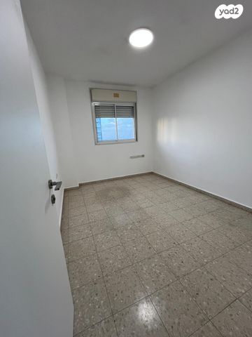 דירה, ביאליק 74, שכונת בן גוריון, מרכז העיר ג', רמת גן