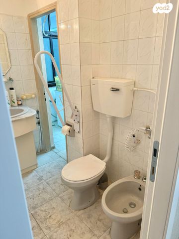 דירה, דרך זאב ז'בוטינסקי 22, שכונת הראשונים, רמת גן