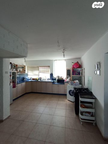 דירה, ביאליק 28, בן גוריון, אשקלון