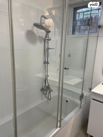 דירת גן, דרך בריכות היער 111, בית זית, בית זית