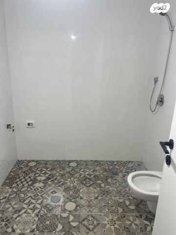 יחידת דיור, כנפי נשרים 13, צה"ל, ראש העין