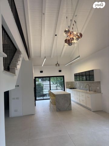 גג/ פנטהאוז, הפועל 50, נוף ים, הרצליה