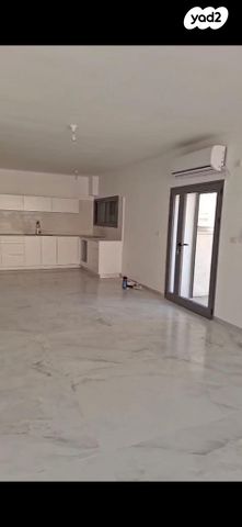 דירה, בר אילן 9, נווה דוד רמז, רעננה