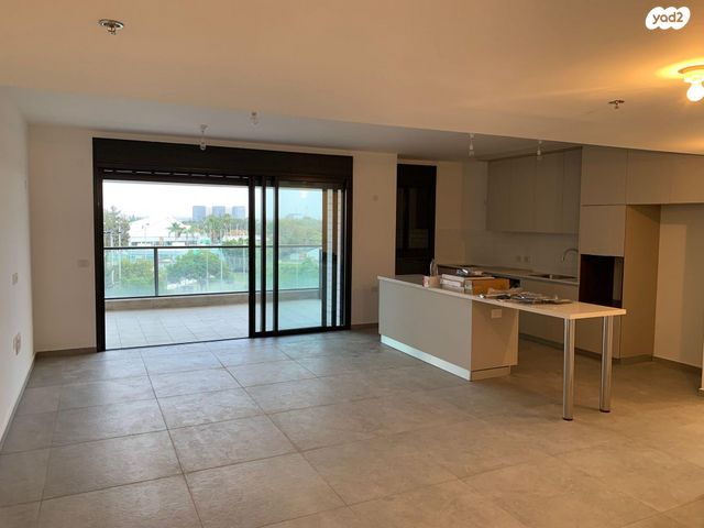 דירה, יונה וולך 7, גרין פארק החדשה, הוד השרון