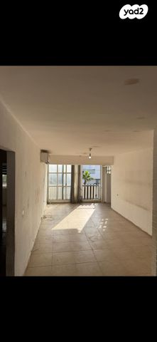 דירה, ביאליק 28, בן גוריון, אשקלון