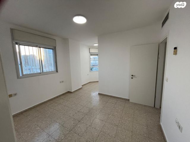 דירה, ביאליק 74, שכונת בן גוריון, מרכז העיר ג', רמת גן