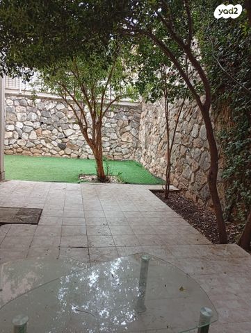 דירת גן, ניצנים 35, פנחס ספיר, מגדל העמק