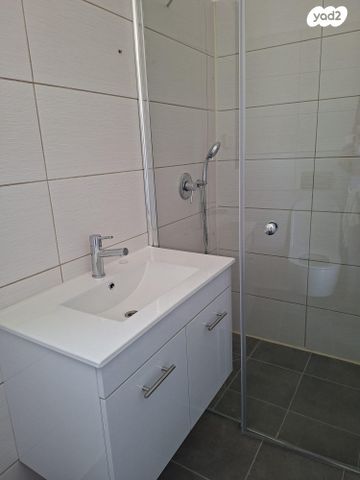 דירה, הרב אברהם זקן 1, מורדות ארנונה, ירושלים