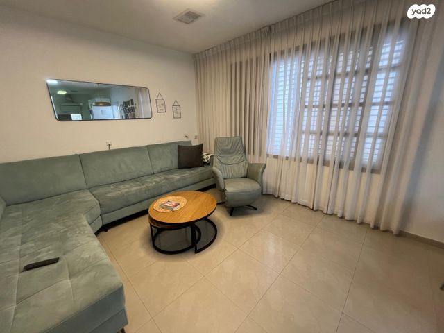 דו משפחתי, הגפן 26, עין התכלת, נתניה