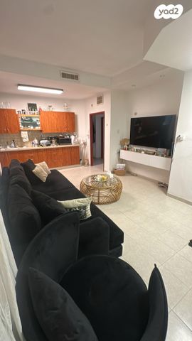 דירה, המלבן 12, הל"ה, גבעתיים