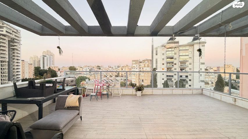 לוין אפשטיין 19