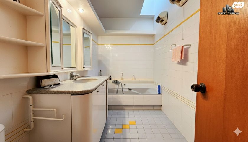 גג/ פנטהאוז, שמעון רייך, נהריה