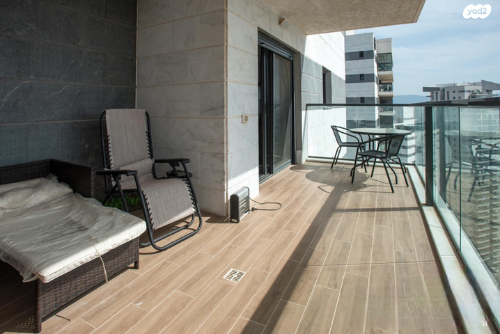 דירה, עפרה חזה, משכנות האומנים, קרית מוצקין