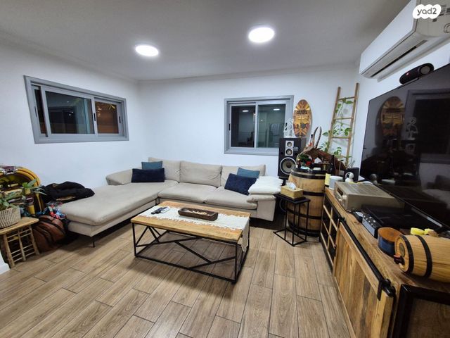 דו משפחתי, שיכון רמז, פרדס חנה כרכור