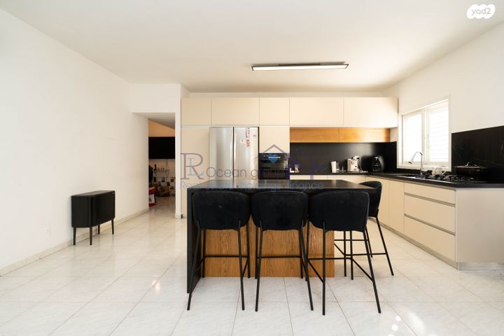 דירה, הבריגדה היהודית 46, גלי הים, נתניה