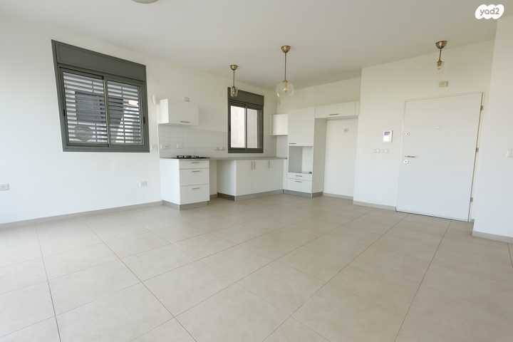 דירה, ישראל טייבר, גבעת הרמבם, גבעתיים