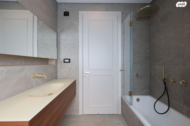 גג/ פנטהאוז, שכונת גפן, רמת גן