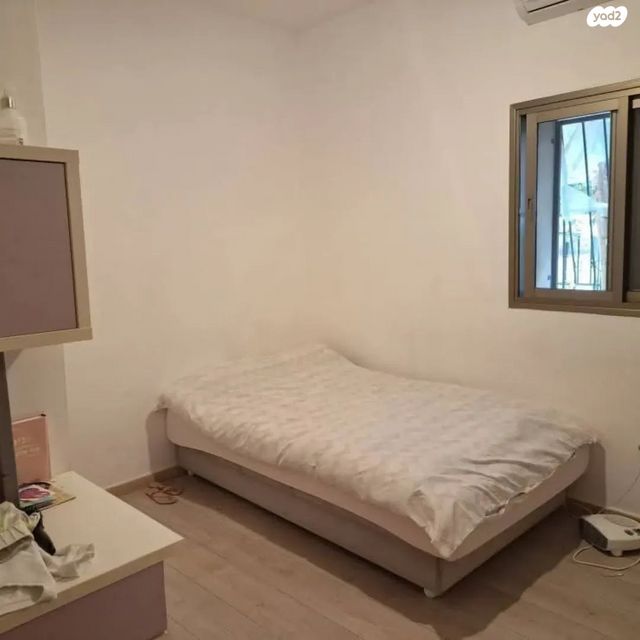 דירת גן, הפועל המזרחי ג', שיכון ג', בני ברק