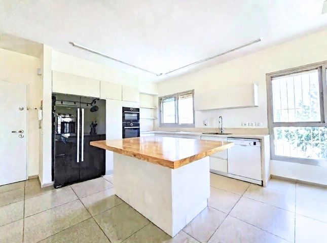 גג/ פנטהאוז, בן גוריון, מרכז, כפר סבא