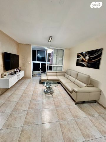 דירה, המתנדבים 17, רובע הקריה, הסיטי, אשדוד