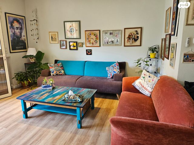 אריה דוסטרובסקי 