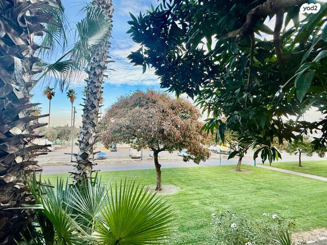 דירת גן, המצביאים, נאות יצחק, לוד