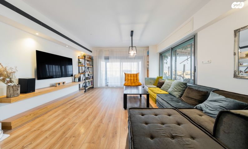 גג/ פנטהאוז, מגדיאל, הוד השרון