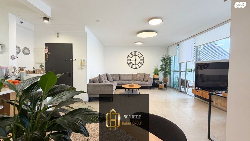 דירה, שדרות האלונים 4, פארק המושבה, באר יעקב