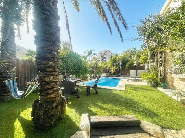 בית פרטי/ קוטג', ריצ'ארד פיינמן, קרית חתני פרס נובל, ראשון לציון