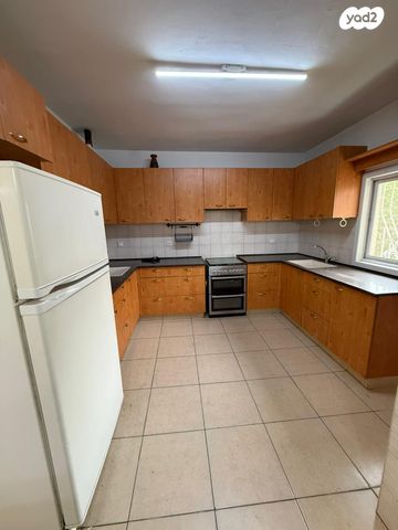 דירה, עליית הנוער 14, נחלת יצחק, תל אביב יפו