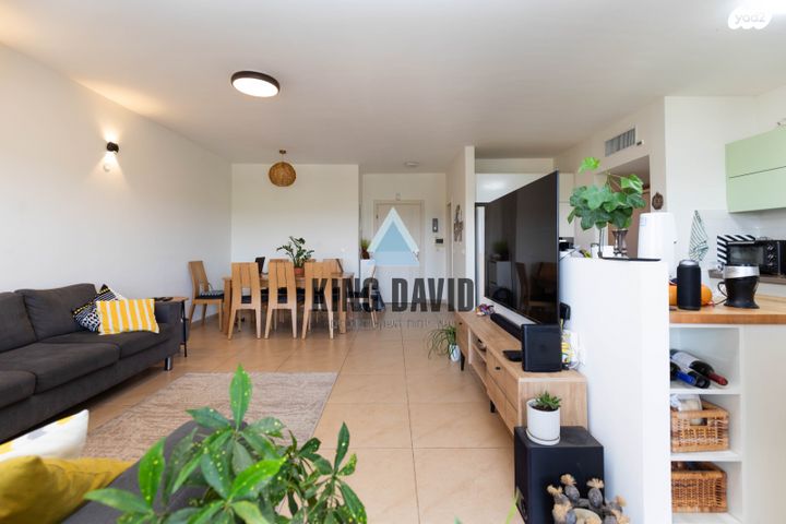 דירה, כפר יונה