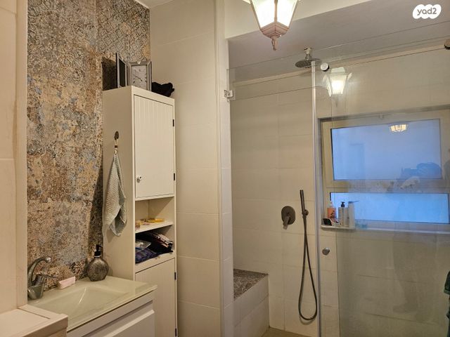 דירה, אריה דוסטרובסקי, תלפיות, ירושלים