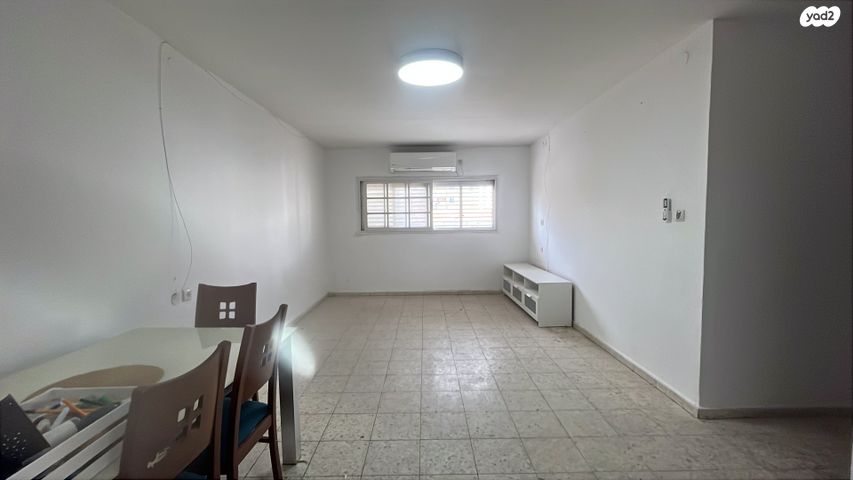 צאלים, מערב 1