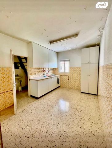 דירה, גוש עציון 10, עמידר, בת ים