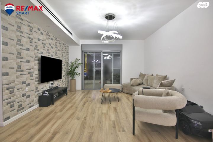 שושנה דמארי 