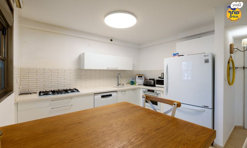 דירה, משה סנה, הדר המושבות החדשה / אם המושבות החדשה, פתח תקווה