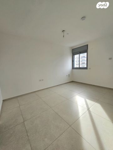 דירה, ש"י עגנון, קרית אונו