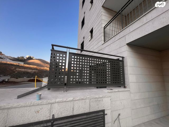 דירת גן, פרופסור יעקב נאמן, מורדות ארנונה, ירושלים