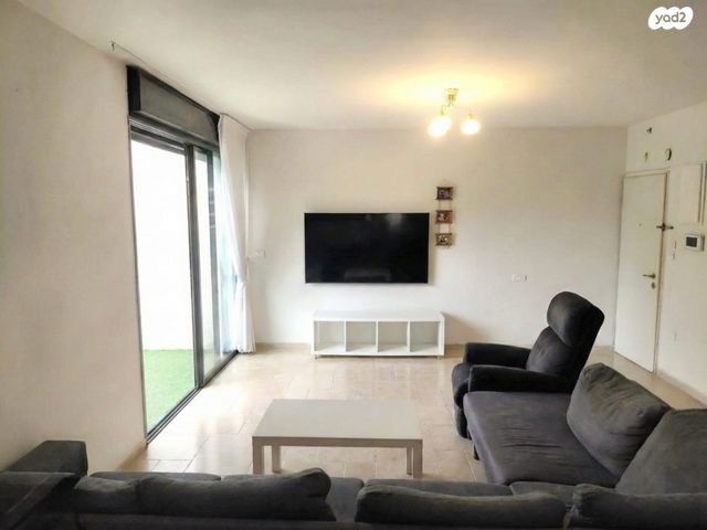 דירה, הרב ברוק, רמב"ם, ראשון לציון