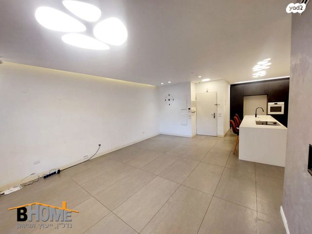 דירת גן, קדימה צורן