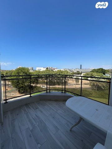 אורי צבי גרינברג 