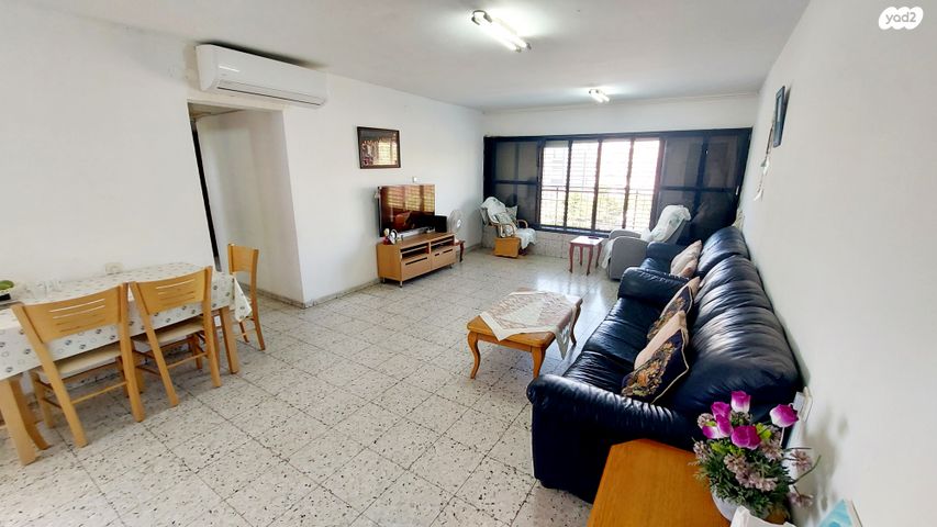 דירה, אלי כהן, רמת הנשיא, בת ים