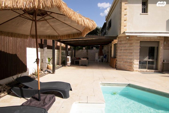 בית פרטי/ קוטג', ריצ'ארד פיינמן, קרית חתני פרס נובל, ראשון לציון