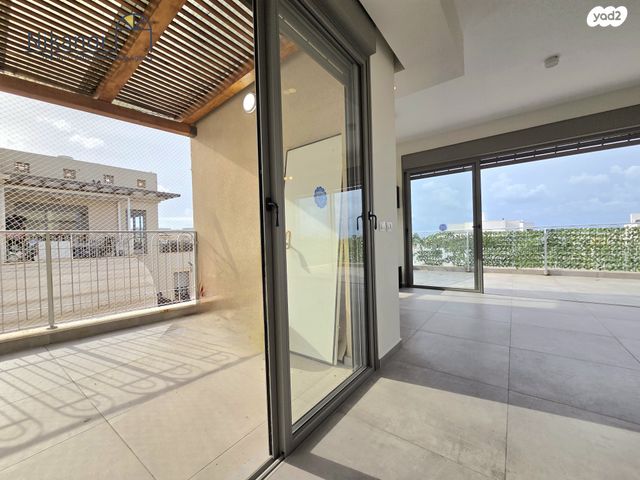 גג/ פנטהאוז, שם הגדולים, עג'מי, גבעת העליה, תל אביב יפו