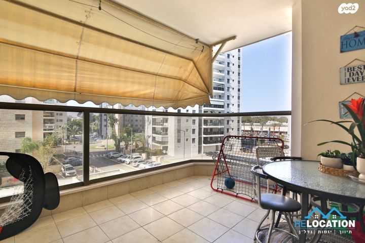 דירה, מנחם בגין 36, נווה גנים, קרית מוצקין