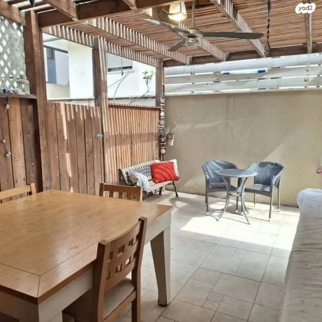 דירת גן, הפועל המזרחי ג', שיכון ג', בני ברק