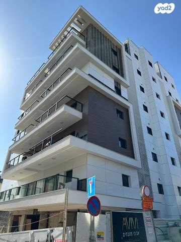 דירה, הרצליה