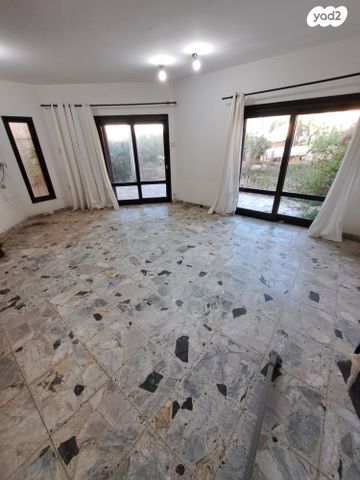 בית פרטי/ קוטג', צ.פ. חיות, נאות הרצל, נתניה