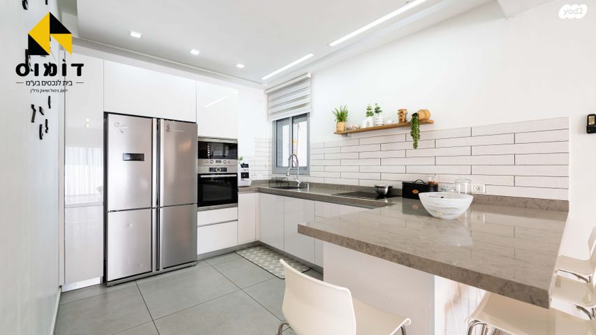 גג/ פנטהאוז, פרופ' ישראל רוברט אומן, רחובות המדע, רחובות