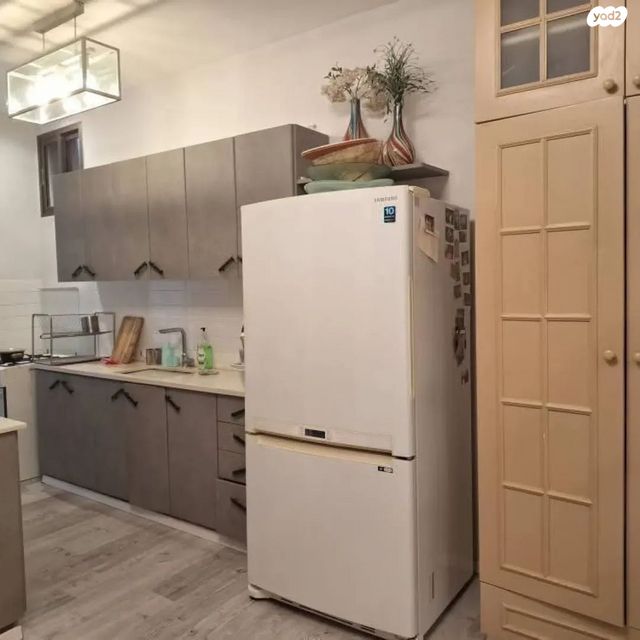 דירת גן, הפועל המזרחי ג', שיכון ג', בני ברק